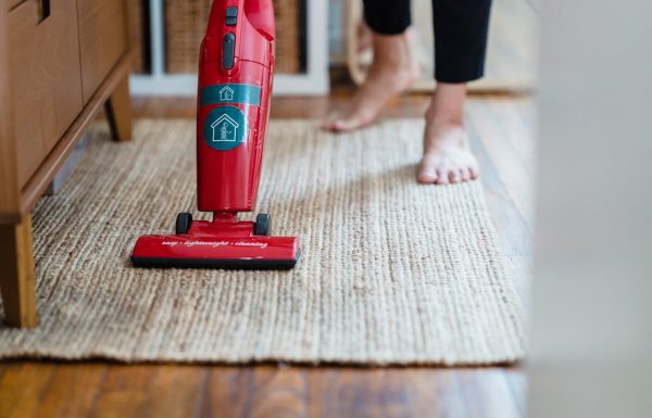 ניקוי שטיחים מחיר: כמה עולה לנקות שטיח? [מעודכן 2025]